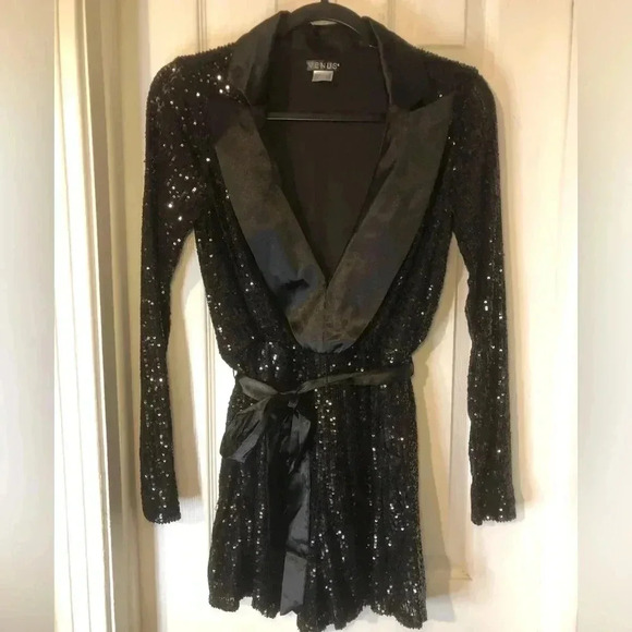 VENUS Shimmering Black Romper - Picture 3 of 15